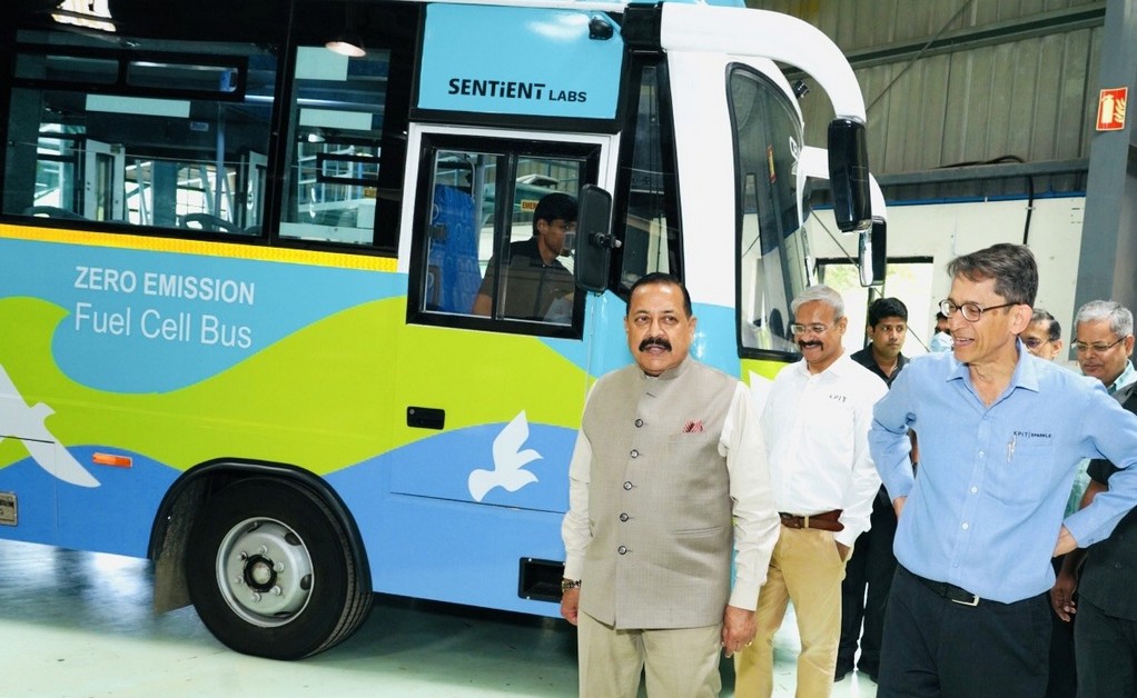 Indias First Hydrogen Fuel Cell Bus Unveiled Futurefuels